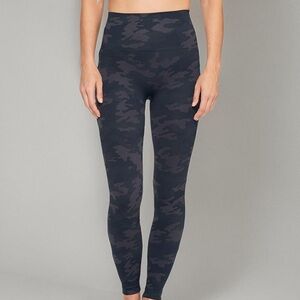 Spanx Seamless‎ Camo Leggings Size Small